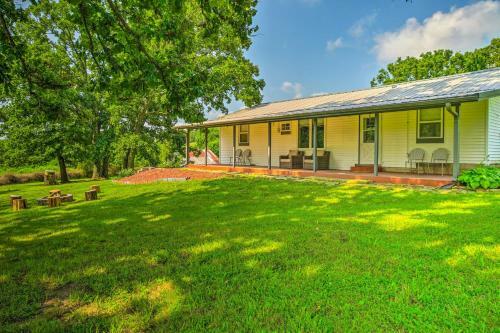 Quiet Country Home In Ava With Chic Interior!