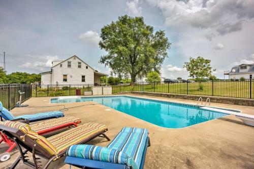 Updated Berger Cottage With Pool, On A Private Farm!