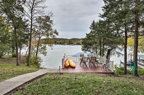 Lakefront Camdenton Home With Fire Pit And Grill!
