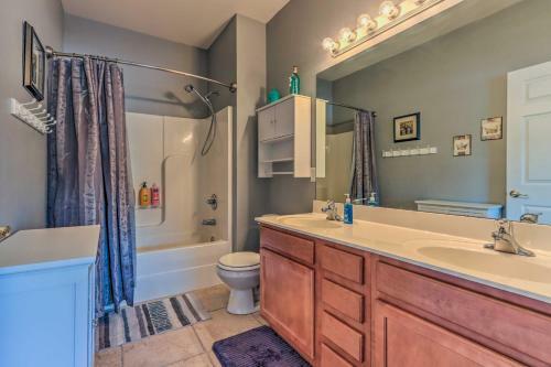 Apartamento Idyllic Camdenton Condo With Community Pool And Lake!