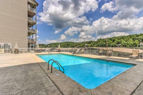 Apartamento Idyllic Camdenton Condo With Community Pool And Lake!