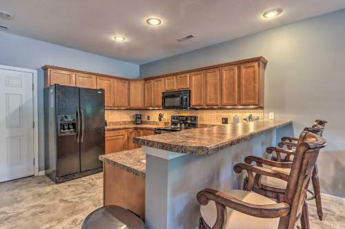 Apartamento Idyllic Camdenton Condo With Community Pool And Lake!