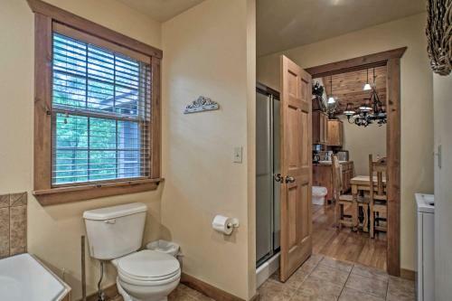 Branson West Retreat 2 Suites With Ideal Location!