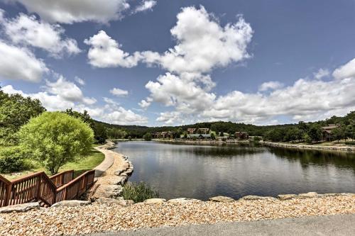 Branson West Retreat 2 Suites With Ideal Location!