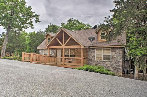 Branson West Retreat 2 Suites With Ideal Location!