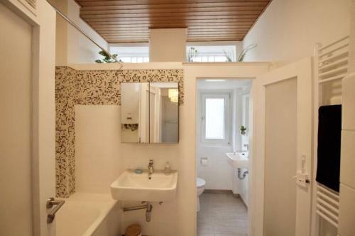 Fantastic Apartment In Enchanting Neighbourhood