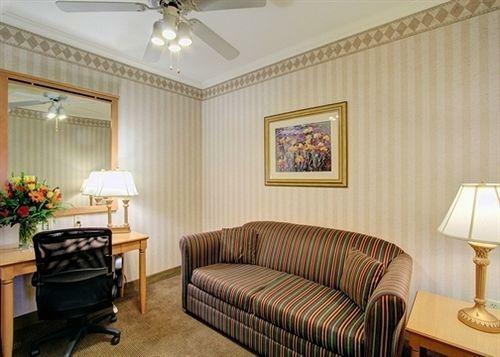 Hotel Quality Suites Historic Downtown