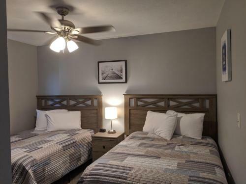 Apartamento Tranquil Two - This Is 2 Condo's Next To Each Other - Share The Patio - Pool!