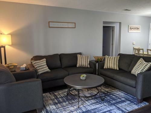 Apartamento Tranquil Two - This Is 2 Condo's Next To Each Other - Share The Patio - Pool!