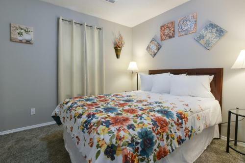 Apartamento Tranquil Two - This Is 2 Condo's Next To Each Other - Share The Patio - Pool!