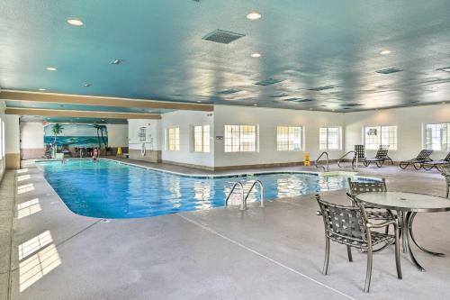 Apartamento Waterfront Branson Escape With Private Balcony!