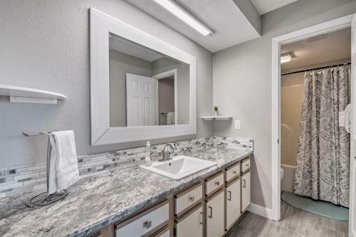 Apartamento Bright Branson Apt About 2 Mi To Moonshine Beach!