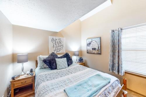 Fall Creek Resort & Pond View Retreat