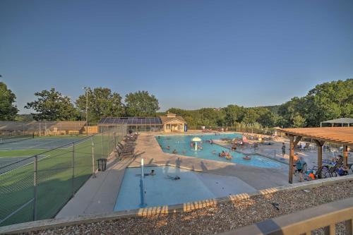 Apartamento Condo Resort Amenities, Deck And Lake View!