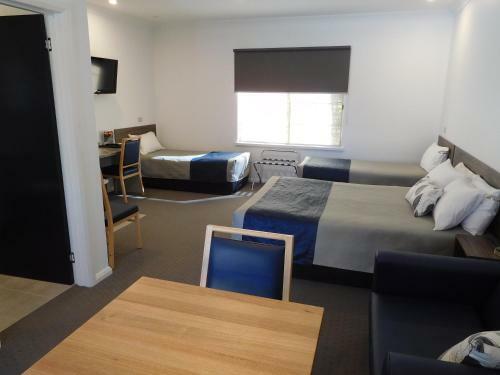 Motel Commercial Golf Resort