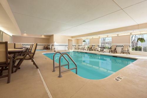 Hotel Country Inn & Suites By Carlson Clinton