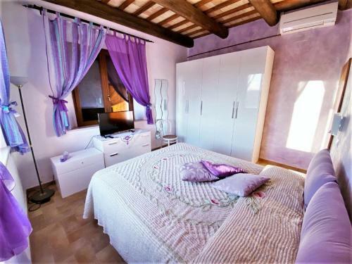 Traditional Holiday Home In Recanati With A Private Pool