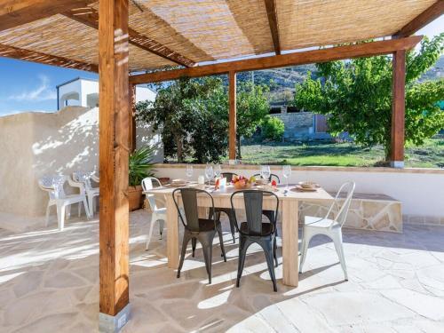 Villa Attractive Apartment In Realmonte With Shared Swimming Pool