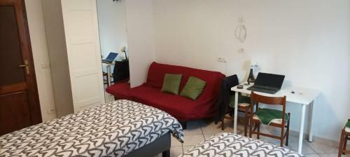 Hostal Guest House Tricolore