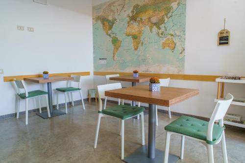 Hostal 40� Parallelo Guest House