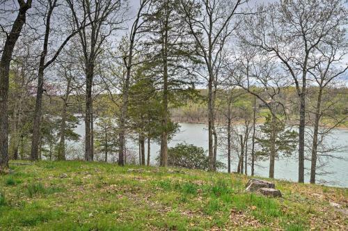 Modern Family Home With View On Table Rock Lake