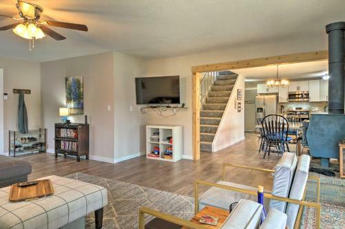 Modern Family Home With View On Table Rock Lake