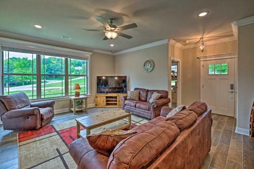 Ideally Located House Along Table Rock Lake!