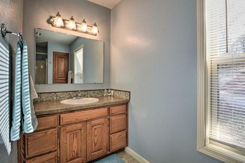 Lakefront Home On Table Rock With Fire Pit And Grill!