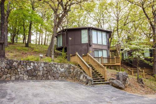 Unit 17 - Treetop 2 Bedroom Villa