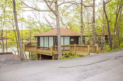 Unit 20 - Treetop 2 Bedroom Villa