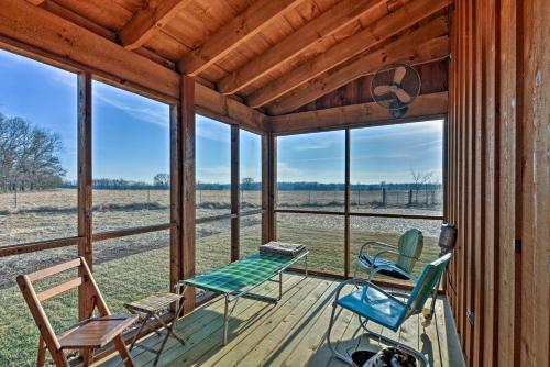 Greenfield Cabin With Screened-in Porch And Fire Pit!
