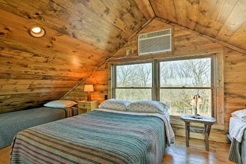 Greenfield Cabin With Screened-in Porch And Fire Pit!