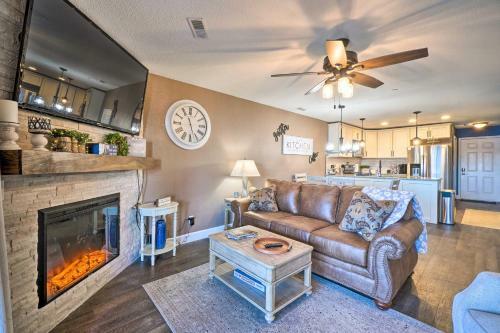 Apartamento Hollister Condo With Table Rock Lake On-site!