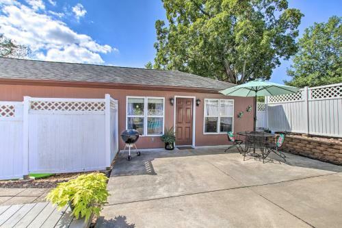 Cozy Ironton Cabin With Shared Pool And Private Patio!