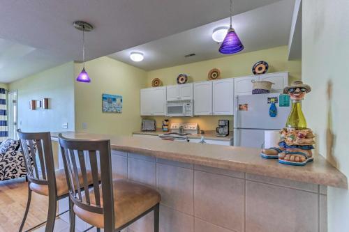 Apartamento Magnificent Lake-view Condo With Pool Access!