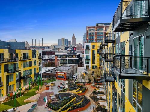 Upscale 2 Bedroom Stay With Rooftop Pool And Hot Tub! 402