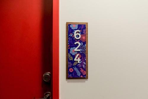 Upscale 2 Bedroom Stay With Rooftop Pool And Hot Tub! 624