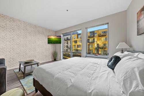 Insta-worthy Oasis Steps From Nightlife With Hot Tub 342
