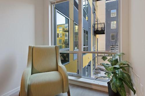 Upscale 2 Bedroom Stay With Rooftop Pool And Hot Tub!648
