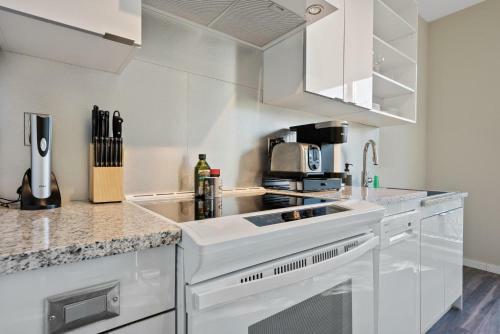 Upscale Stay With Amenities Galore 348