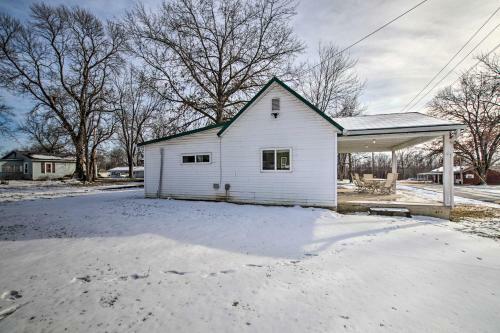 Cozy Perry Cabin - 8 Mi To Mark Twain Lake!