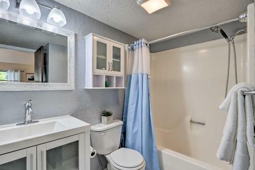 Updated Osage Beach Cottage With Resort Perks!