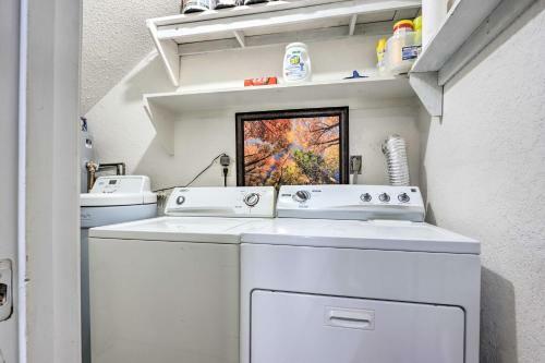Updated Osage Beach Cottage With Resort Perks!