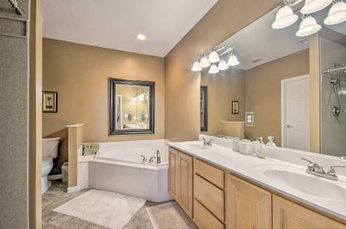 Apartamento Top Floor End Unit Condo With Resort Perks!