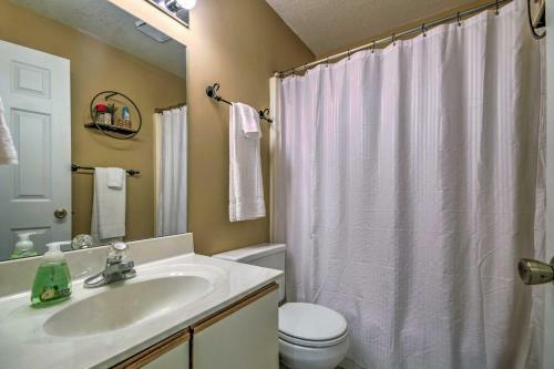 Apartamento Osage Beach Condo With Pool And Lake Ozark Views!