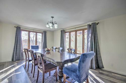 Sun-dappled Osage Beach House With Sun Porch!