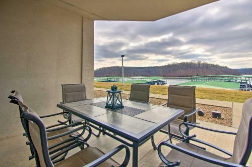 Apartamento Updated Lakefront Condo And Patio And Pool Access
