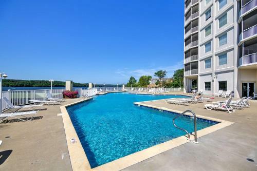 Apartamento Updated Lakefront Condo And Patio And Pool Access