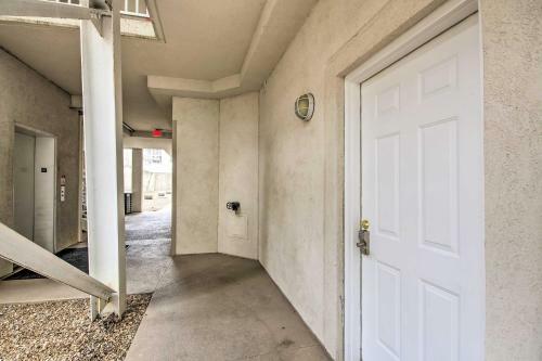 Apartamento Updated Lakefront Condo And Patio And Pool Access