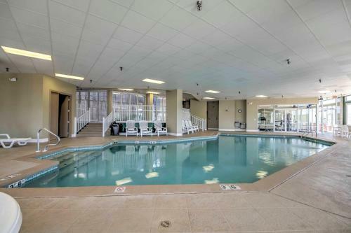 Apartamento Updated Lakefront Condo And Patio And Pool Access